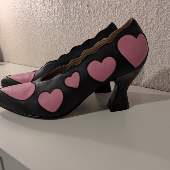 Black and Pink Heart Women's Shoes - Picture 4 of 11